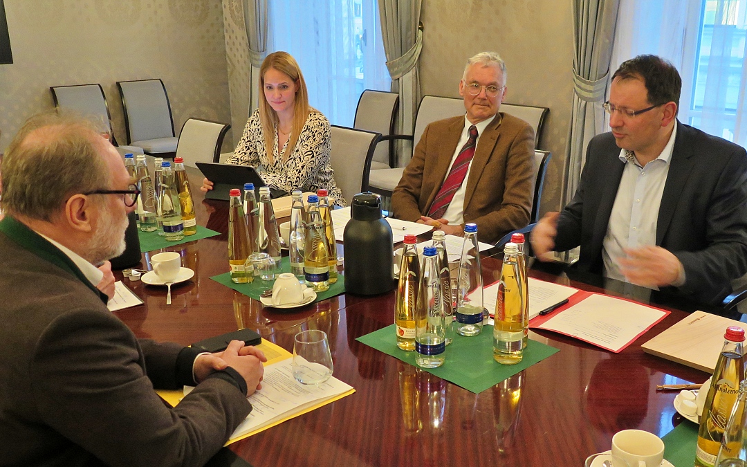 Gespräch mit Bayerns Finanzstaatssekretär Schöffel